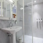 Montaigne Aparthotel 4*