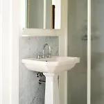 Aparthotel Montaigne 4*