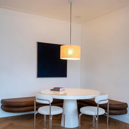 Aparthotel Montaigne 4*