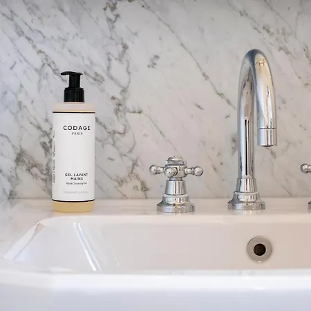 Aparthotel Montaigne 4*