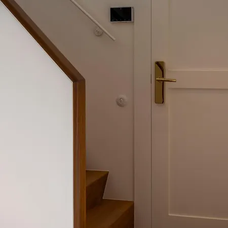 Aparthotel Montaigne 4*