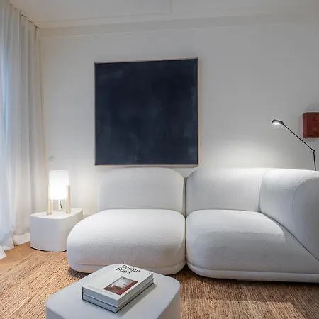 Montaigne Aparthotel 4*
