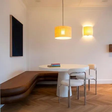 Aparthotel Montaigne 4*