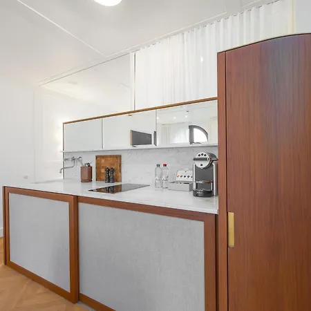 Montaigne Aparthotel 4*
