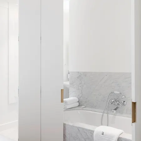 Aparthotel Montaigne 4*