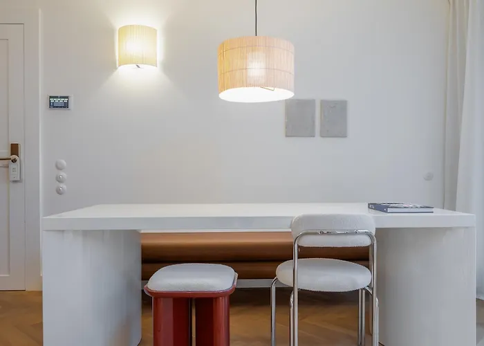 Aparthotel Montaigne 4*