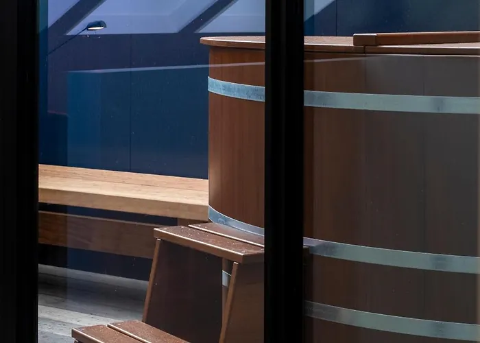 Montaigne Aparthotel