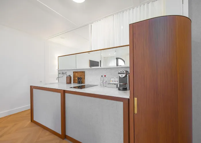 Montaigne Lejlighedshotel 4*